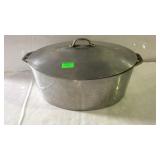 Aluminum oval roasting pan with lid, marked
