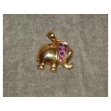 18K Gold (750) Marked Elephant with jewels 4.3 gr
