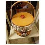 longaberger basket w/ lid 8' tall 1996