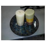 Decor plate and two candles