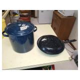 2 granite, wear pot and PAN with lids.