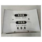 Vtg wayne gas pump  porcelain face.