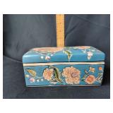 Japanese porcelain trinket box