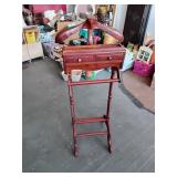 Mahogany gentleman's valet