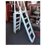 Above ground pool ladder