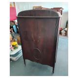 Vtg wood wardrobe