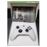 X-BOX ROBOT WHITE WIRELESS GAMING CONTROLLER X-BOX ROBOT WHITE WIRELESS GAMING CONTROLLER
