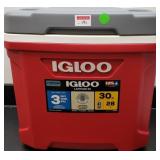 LOOKS NEW IGLOO LATITUDE 30-QT COOLER LOOKS NEW IGLOO LATITUDE 30-QT COOLER