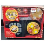 M & D WOODEN PRESS & SERVE WAFFLE SET