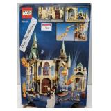 LEGO HARRY POTTER BUILDING TOY SET (587-PCS)