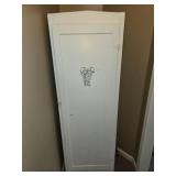 White Wooden Sotage Cabinet with Door