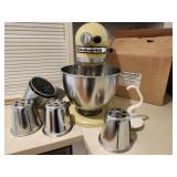 Kitchen Aid Mixer with attachments