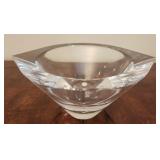 Decorative glass bowl