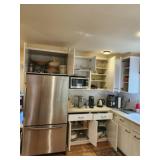 Large lot of kitchen miscellaneous