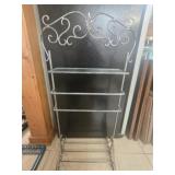 Table metal stand up decor