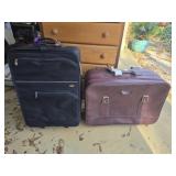 Lot of 2 suitcases