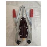 Manual wine bottle hand corker