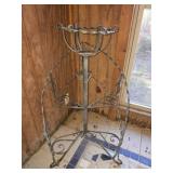 Black Metal Spiral Plant Stand