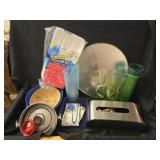 Estate lot of kitchen items