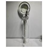 White magnifying light