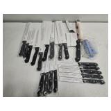 Kitchen knife set with sharpener