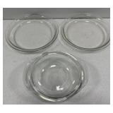 2-9" Pyrex ovenware & 1 qt. Pyrex dish with lid