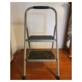 Metal step ladder