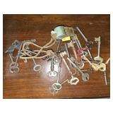 Estate lot of skeleton keys
