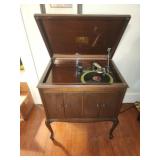 Vintage victrola victor talking machine WORKING