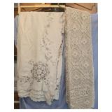 Lot of 2 vintage table cloths
