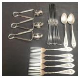 16 pieces of misc utensils