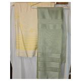 Lot of 2 Vintage Tablecloth Linens
