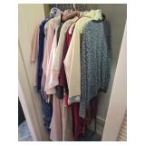 Estate lot of very nice L/XL ladies clothing