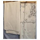 Lot of 2 vintage tablecloths