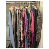 Estate lot of very nice L/XL ladies clothing