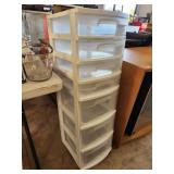 Plastic Storage Bin missing 1 Wheel