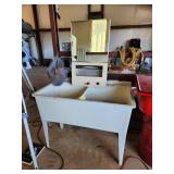 Plasticware Sink Mirror & Faucets