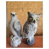 Lot of 2 plastic owl decor