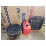 2 oil pans and gas can SEE DESC