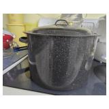 Enamelware Pot with Lid