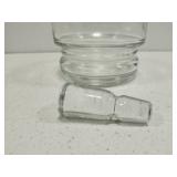 Glass decanter with stopped