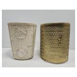 Lot of 2 trash cans
