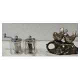 2 sets of salt and pepper shakers