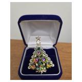 Gorgeous Christmas pin