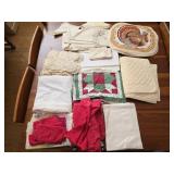 Vintage Misc Tablecloths Napkins & Place Mats