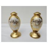 Set of 2 VINTAGE salt and pepper shakers