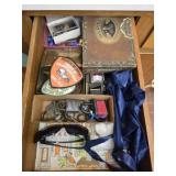 Estate kitchen drawer lot