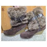 Brown Bamboo Brand Ladies Fur Boots Size 6