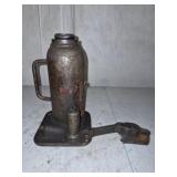 Hydraulic bottle jack