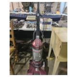 Hoover wind tunnel vacuum